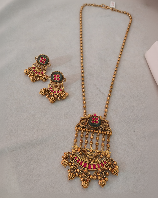 Heritage Mutter Mala Long Gold Looking Pendent Set-G353800