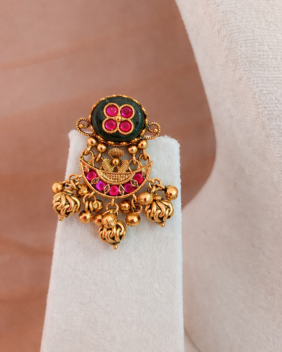 Heritage Mutter Mala Long Gold Looking Pendent Set-G353800