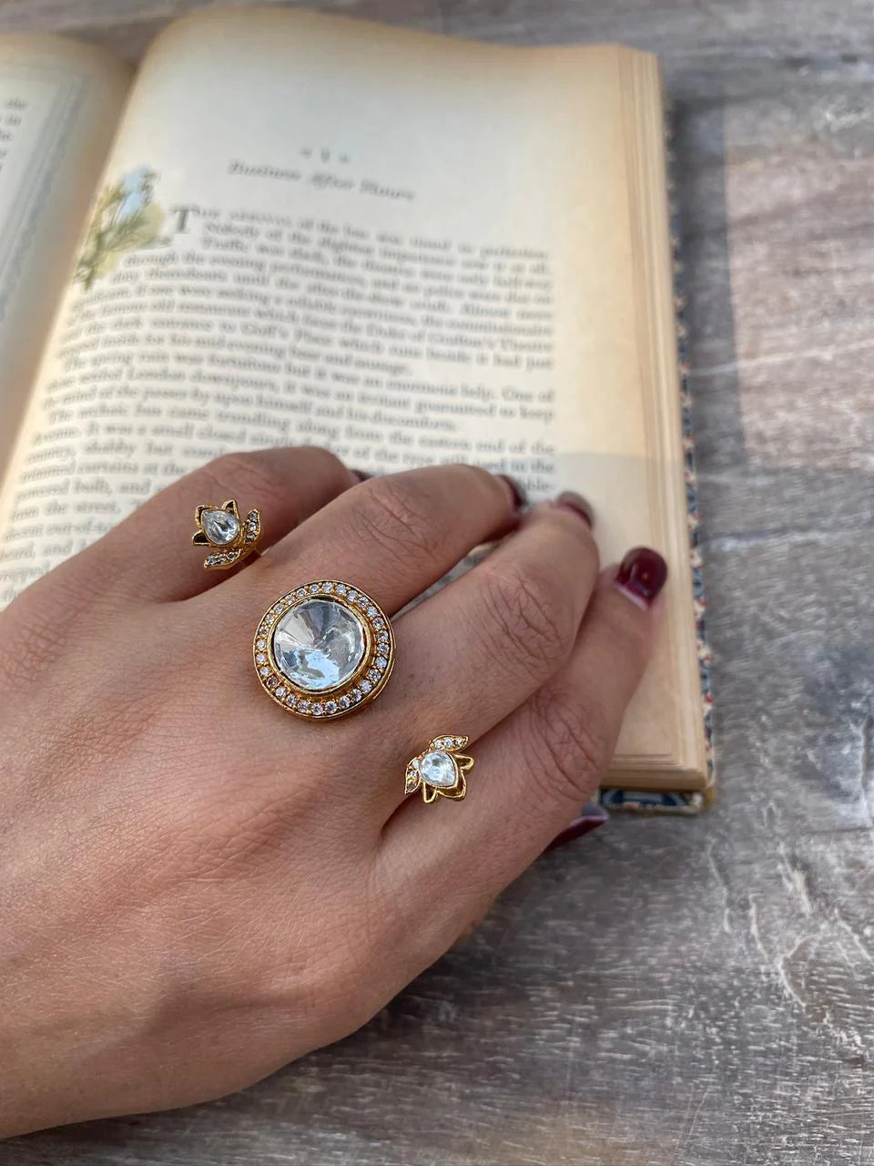 Mossainite Mona Triangle Two Finger Ring