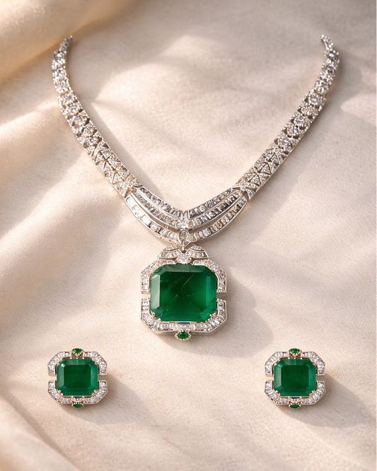 The Great Emerald Neckpiece-355300