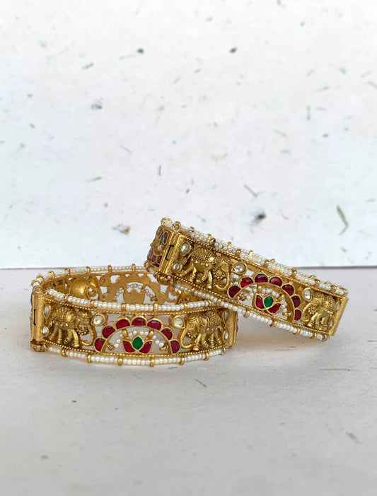 Jadau Kundan Elephant Motif Broad Bangles