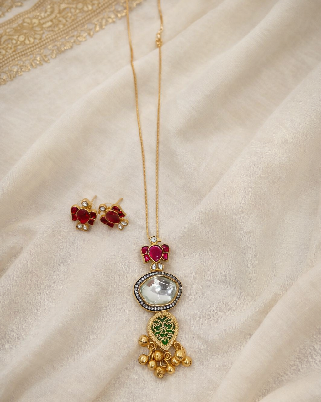 Pachi Kundan Pendant Chain with Matching Studs-G352500