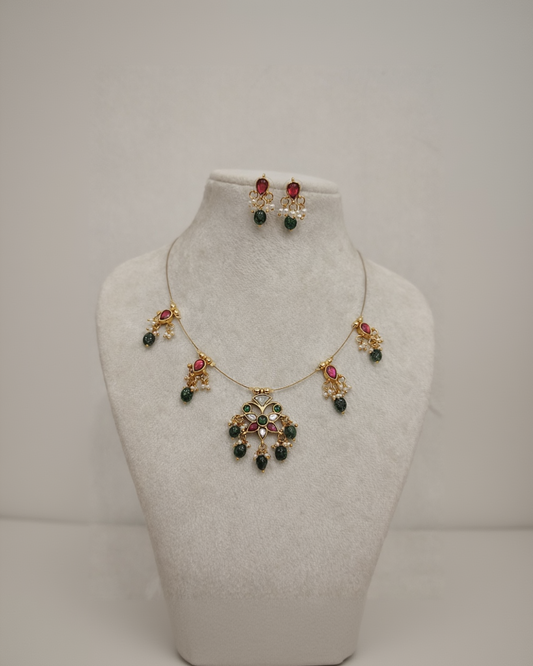 Elegant Invisible Set with Kemp Stones & Pearl Drops-G351100