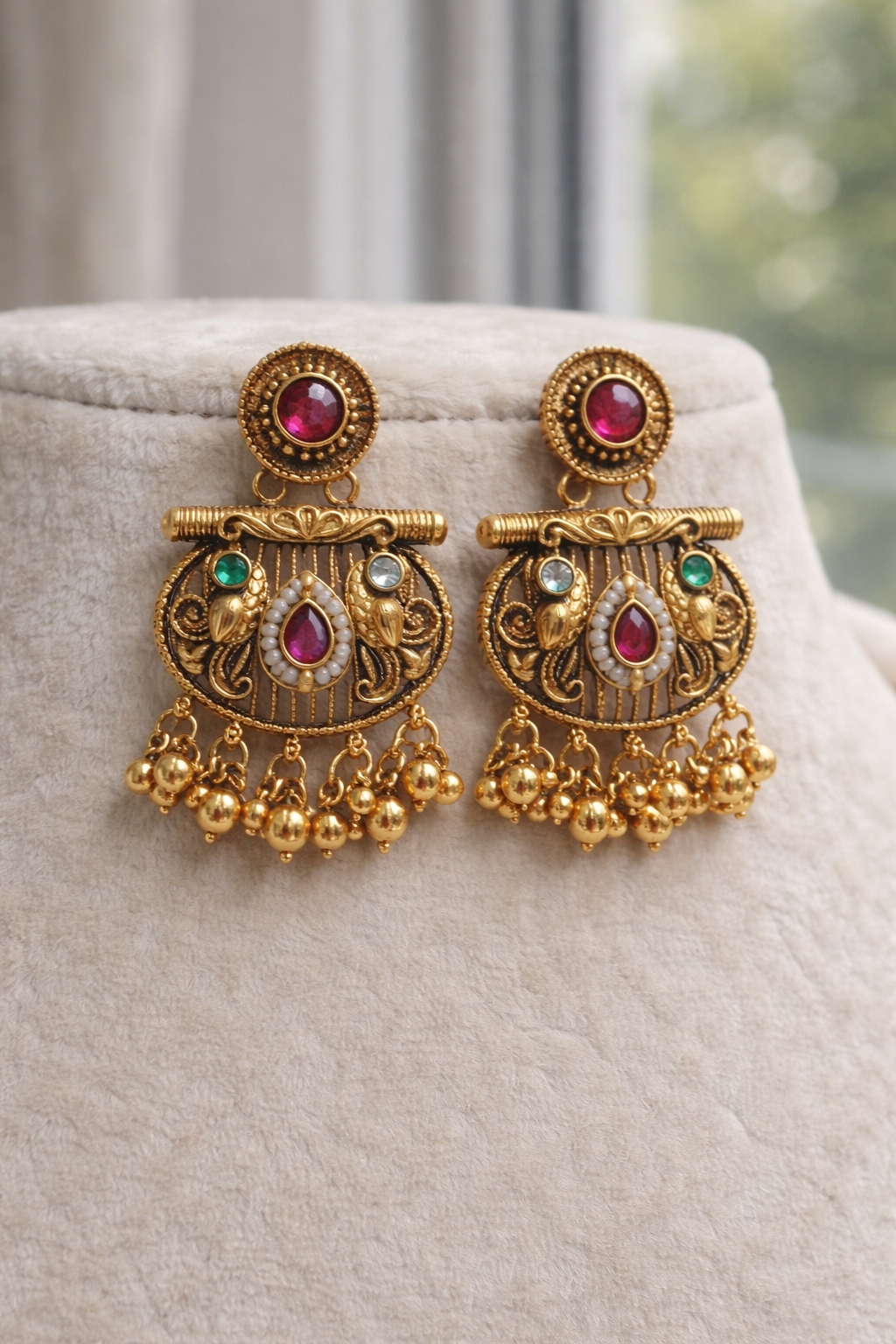 Ethnic Indian Heritage Style Pendant Set