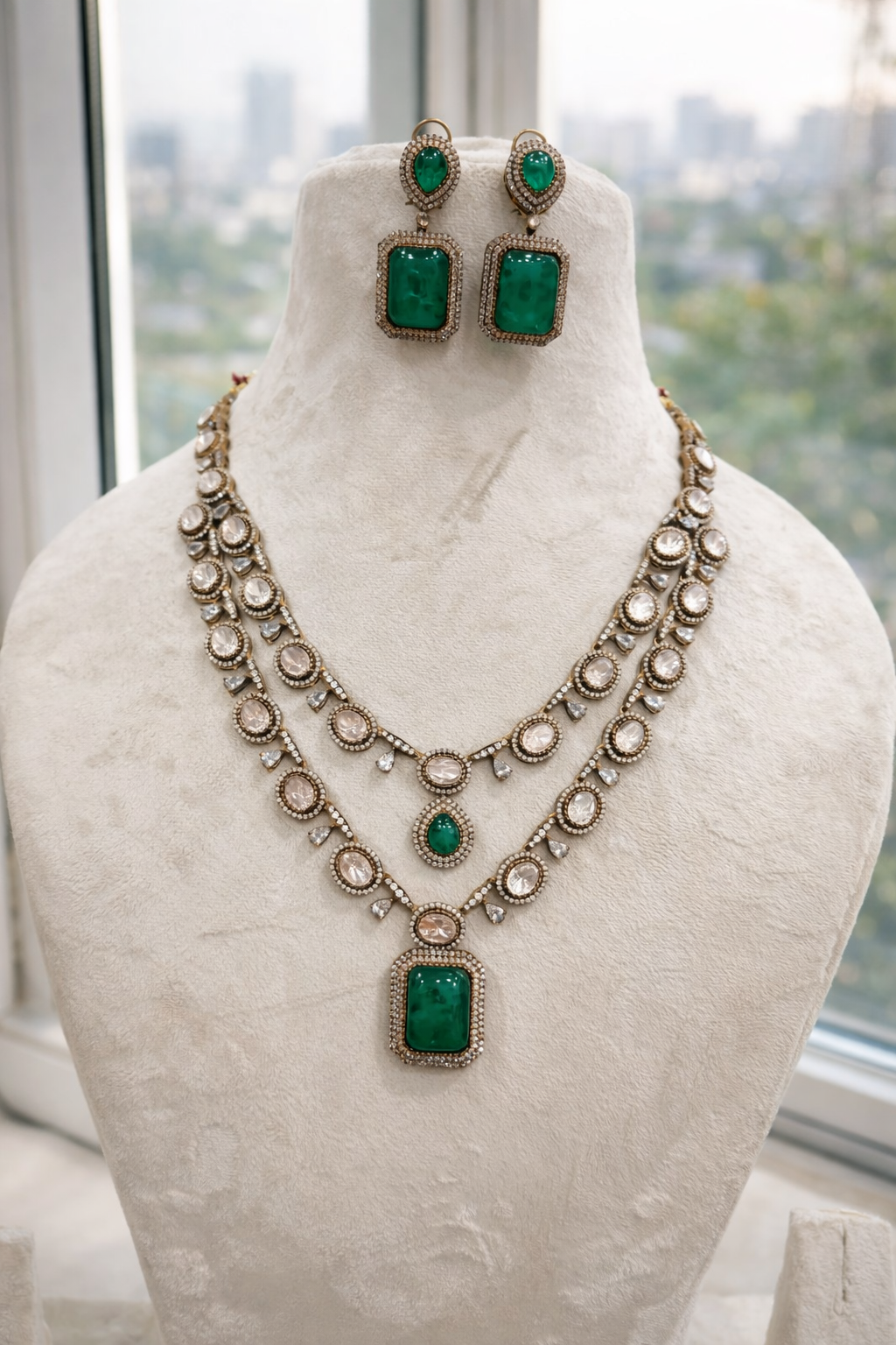 Zoya 2-Layer Mossointe Necklace Set