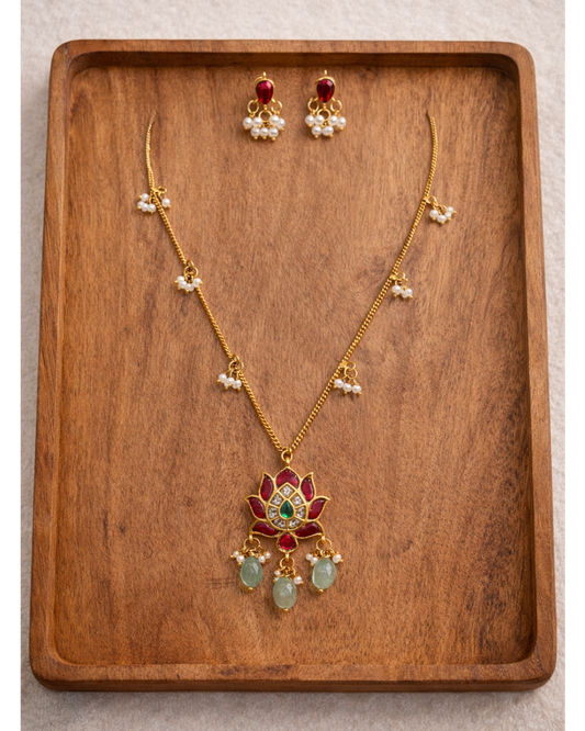Thin Layer Lotus Necklace with Pearl DropsG351100