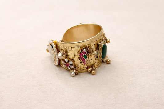 Pachi Kundan Jadau Cuff