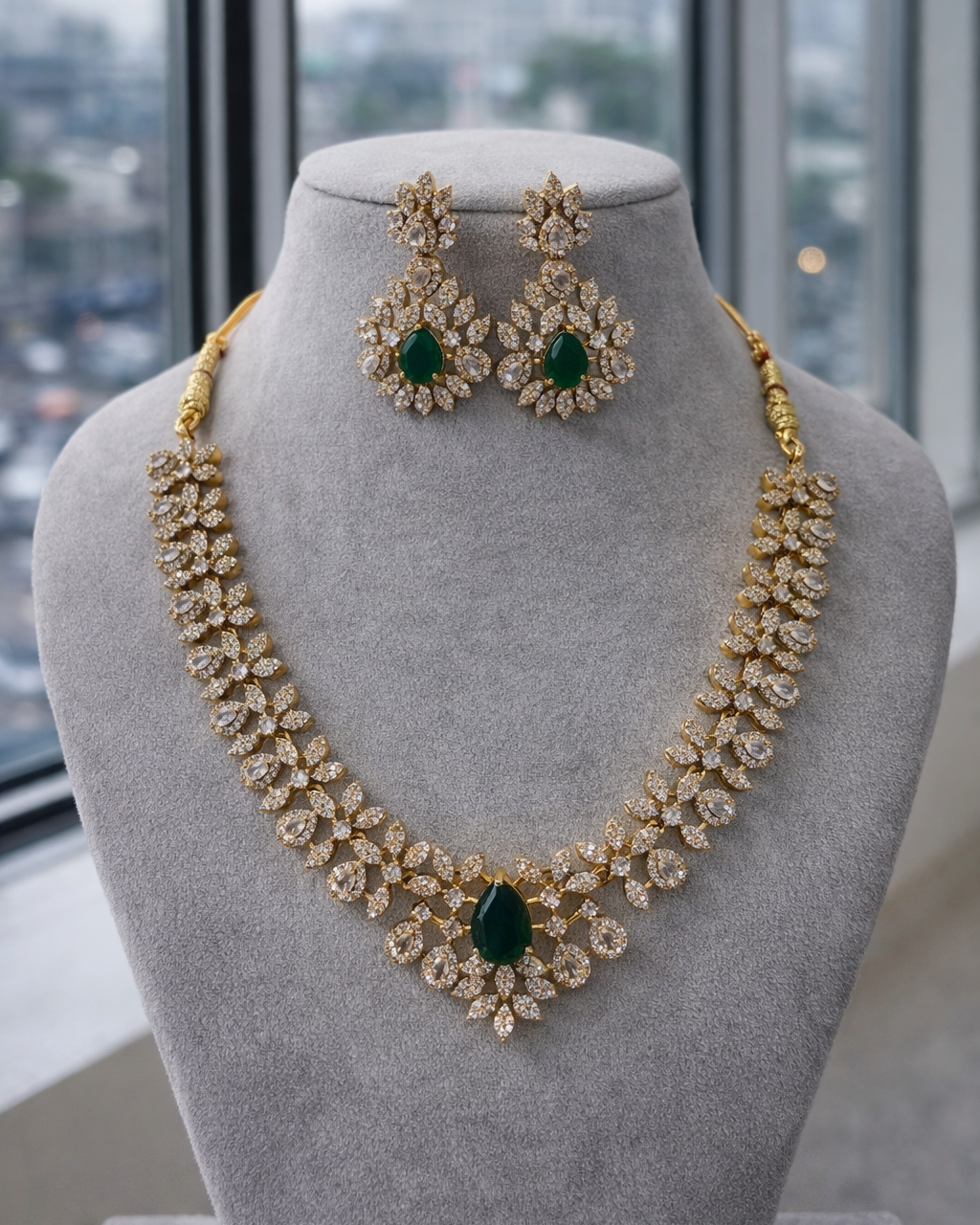 Emerald Almera Victorian Jewellery Set-G352500