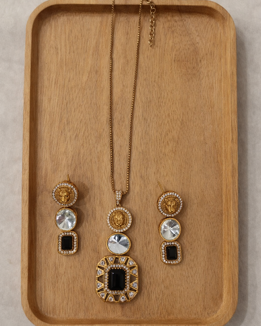 Victorian and Sabyasachi Pendent set-G751700