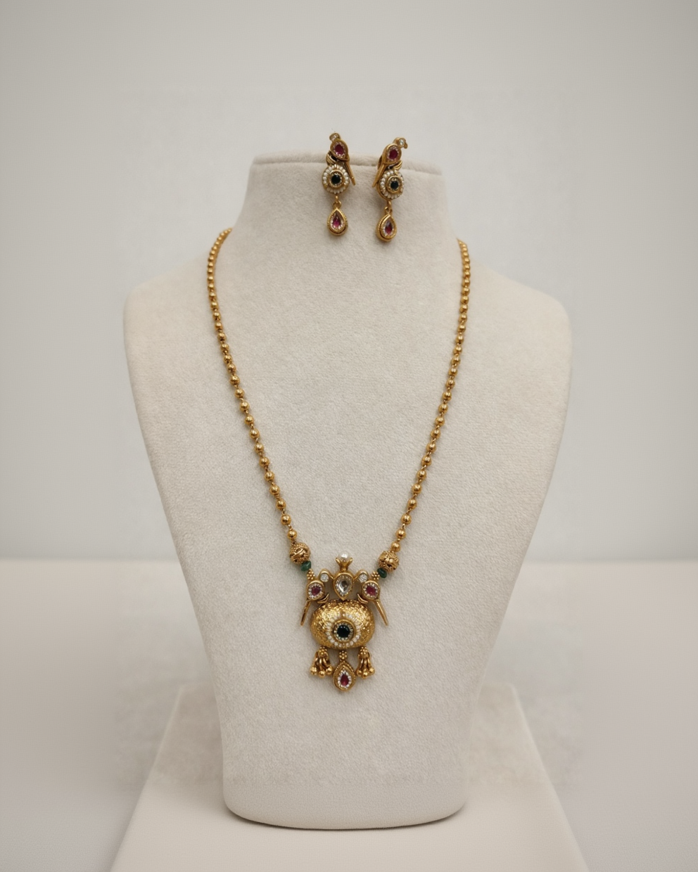 Antique Gold-Toned Kempu Stone Pendant Set with Matching Earrings-G351700