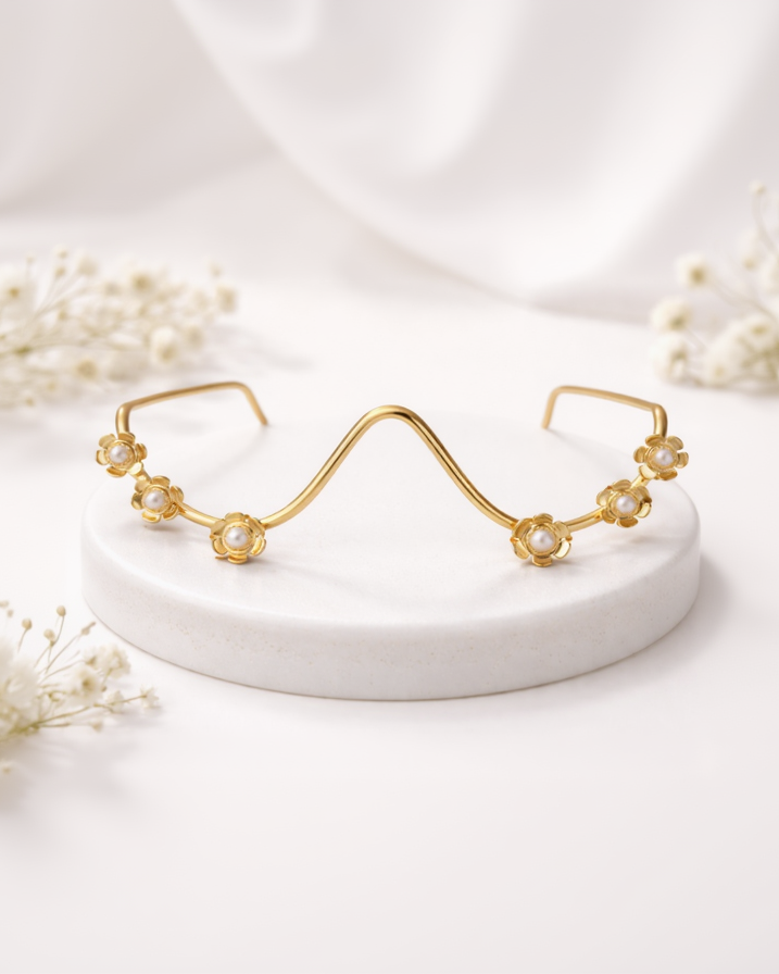 Tiara Pearl-Embellished Gold Facelet-G75550