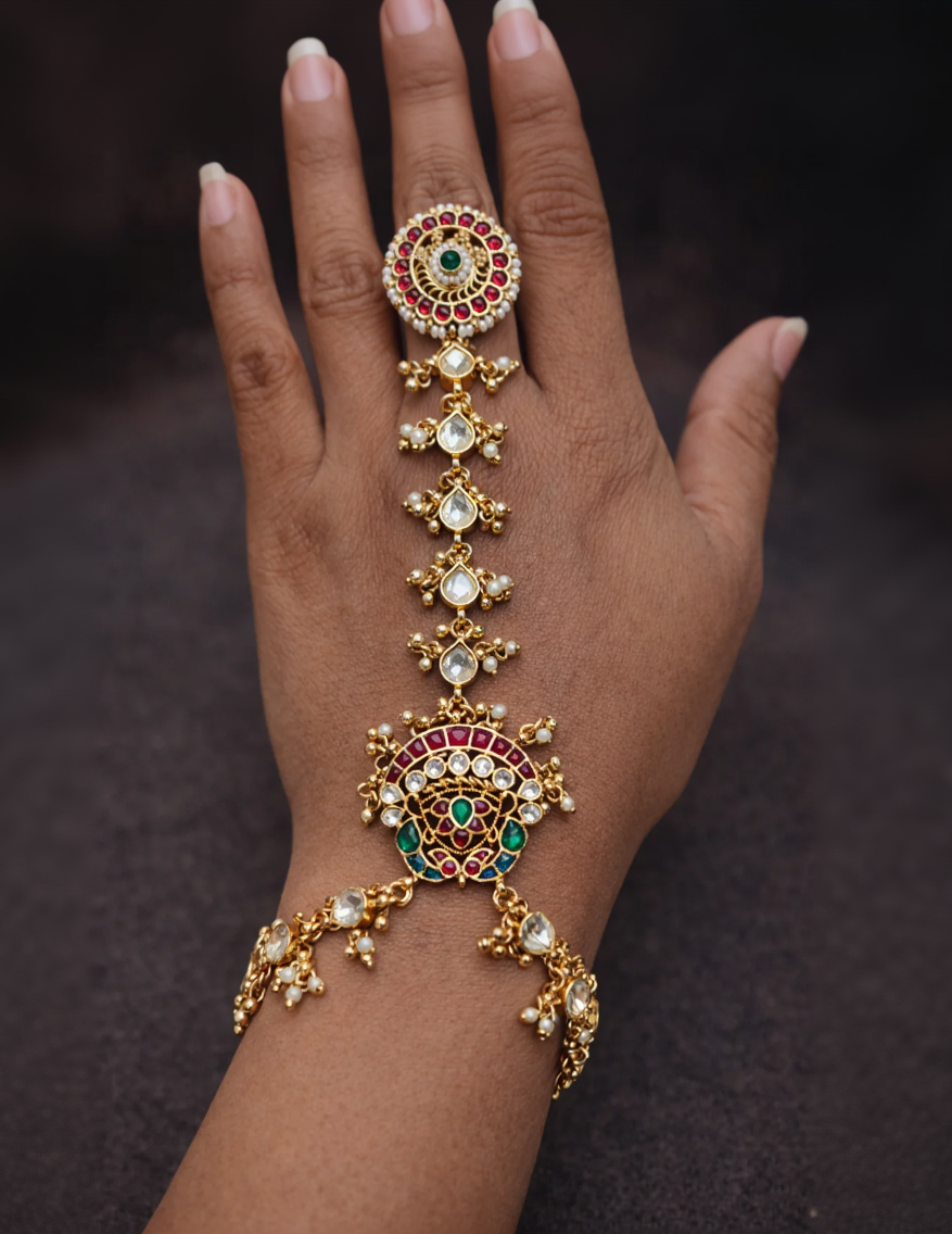 Jadau Pachi Kundan Haath Phool Hath Harness-G354300