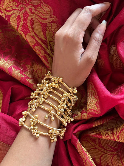 Ghughru with pearl Apala Golden Bangles 4 pc