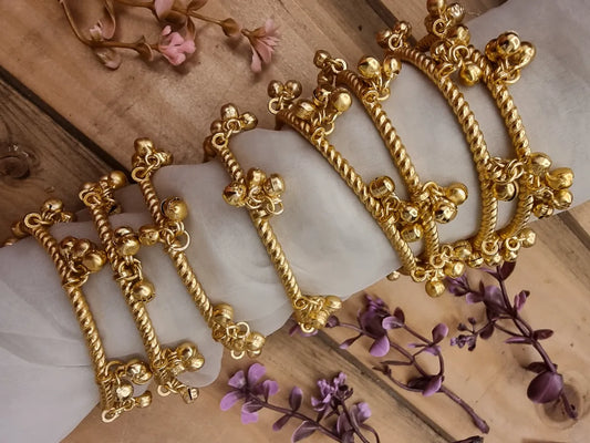 Ghughru with pearl Apala Golden Bangles 4 pc