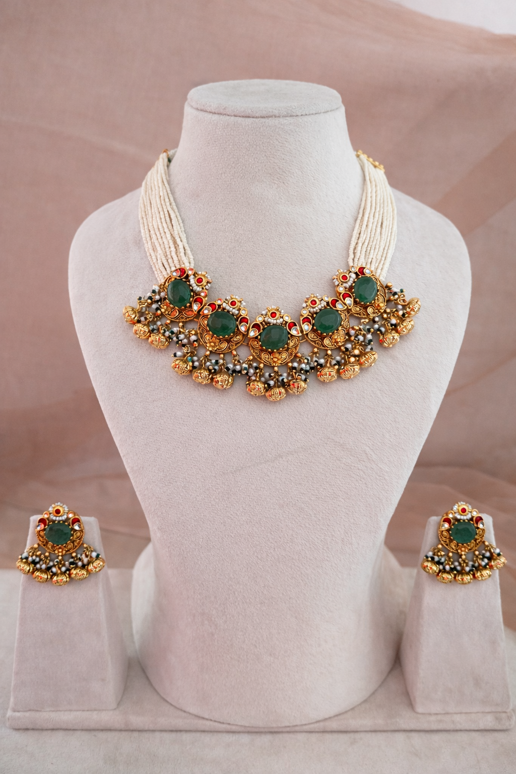 Onyx Gold Looking Choker Set