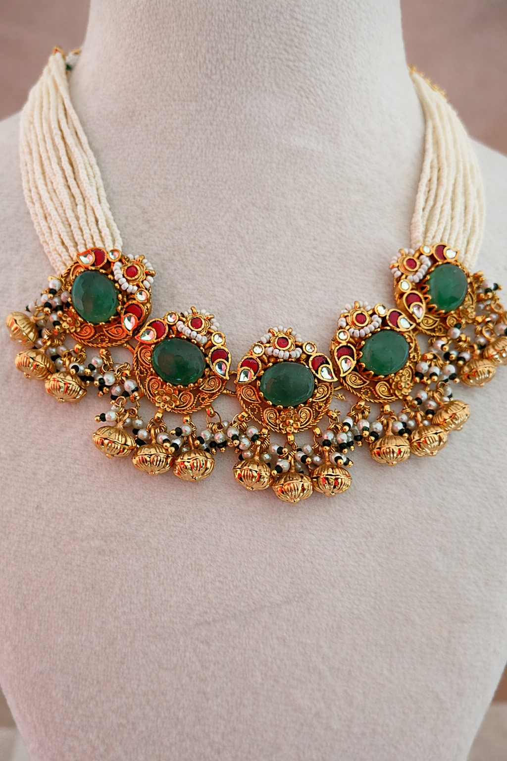 Onyx Gold Looking Choker Set