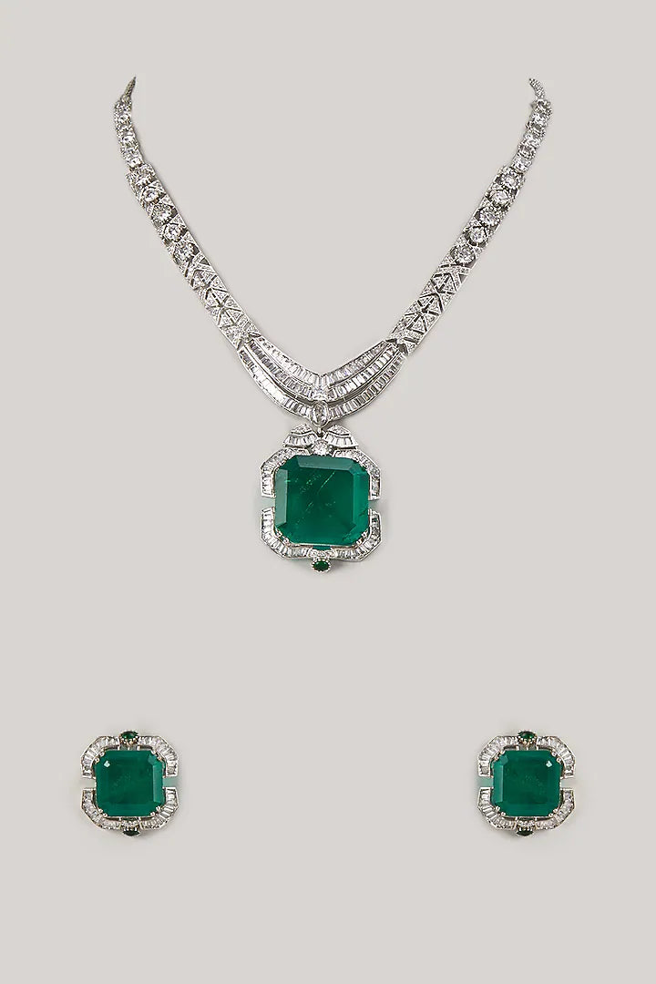 The Great Emerald Neckpiece-355300