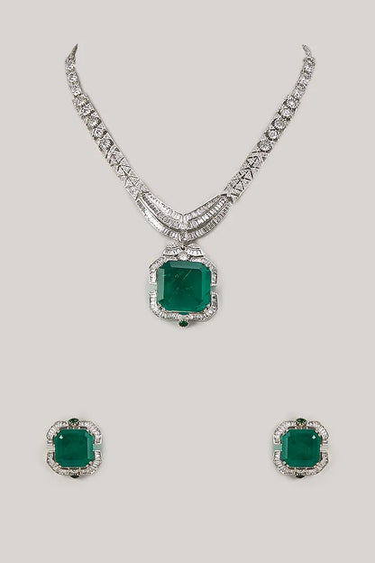 The Great Emerald Neckpiece-355300