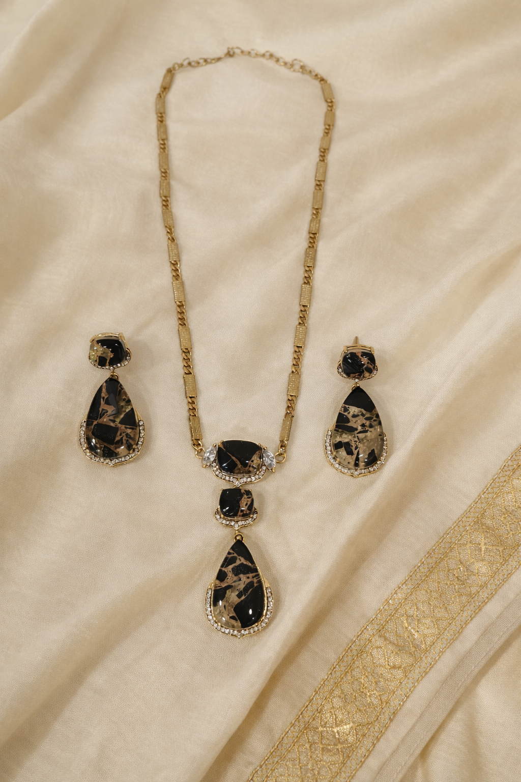Marbled Black Stone Gold-Tone Pendant Set