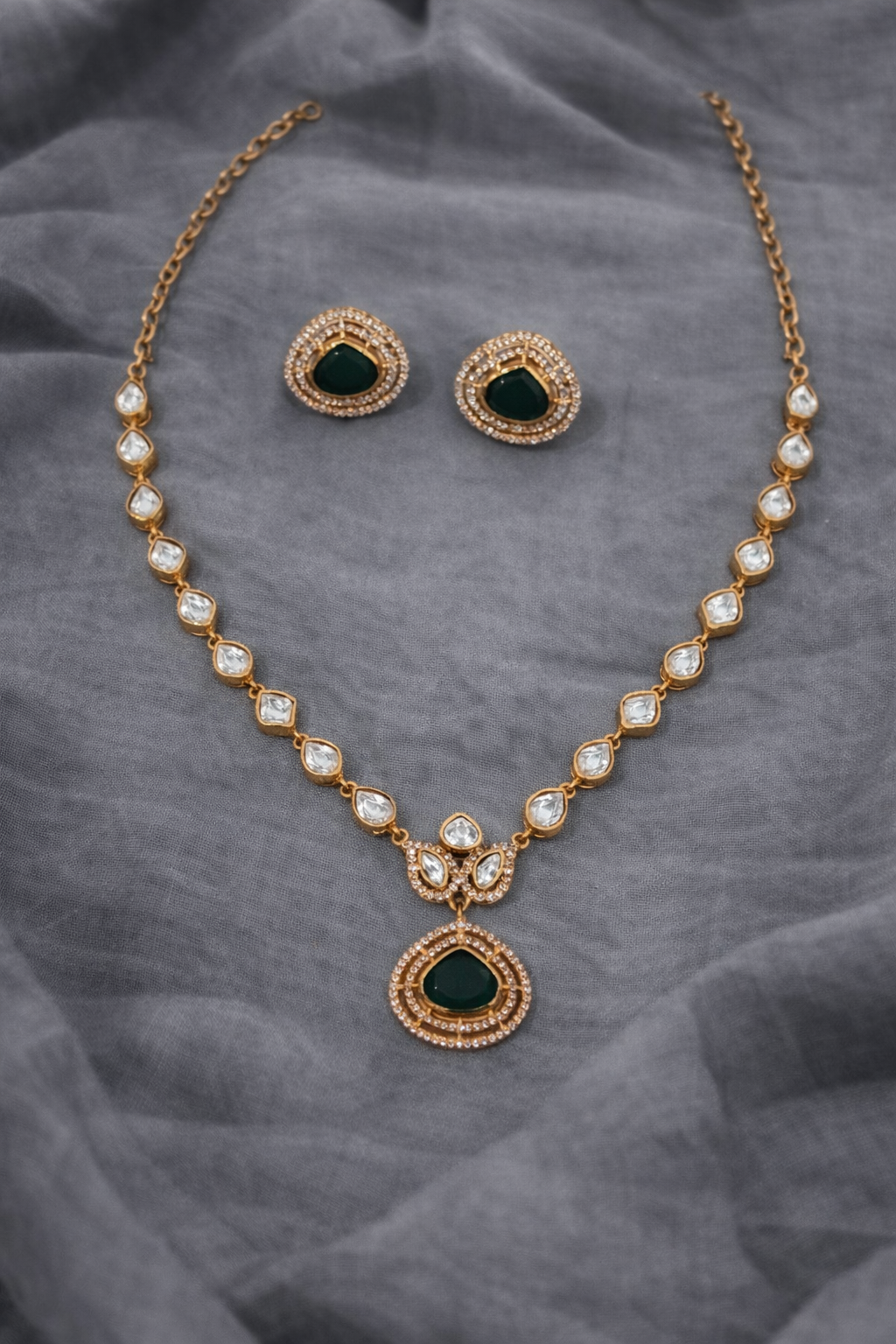 Emerald & Uncut Mossonite Necklace Set