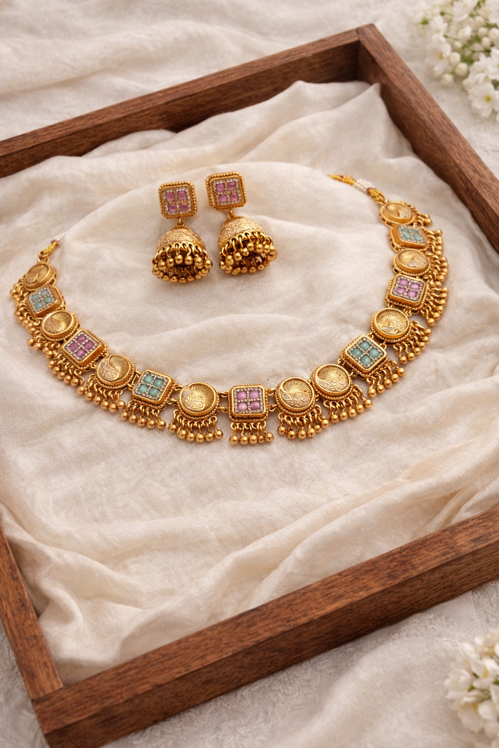 Elegant Gold-Plated Kundan Choker Necklace Set with Jhumka Earrings