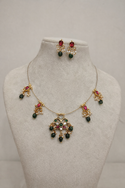 Elegant Invisible Set with Kemp Stones & Pearl Drops