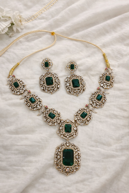 Victorian Emerald Green Stone & Kundan Necklace Set