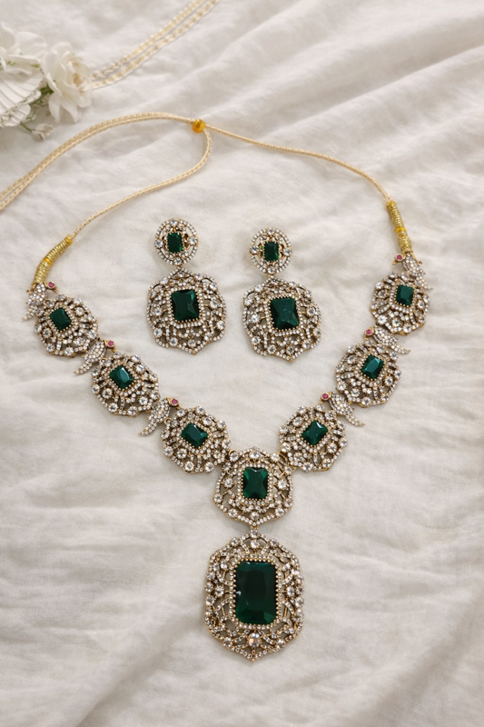 Victorian Emerald Green Stone & Kundan Necklace Set