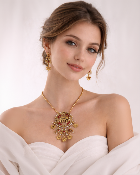 Heritage Elephant Motif Gold-Toned Pendant Set-G352000