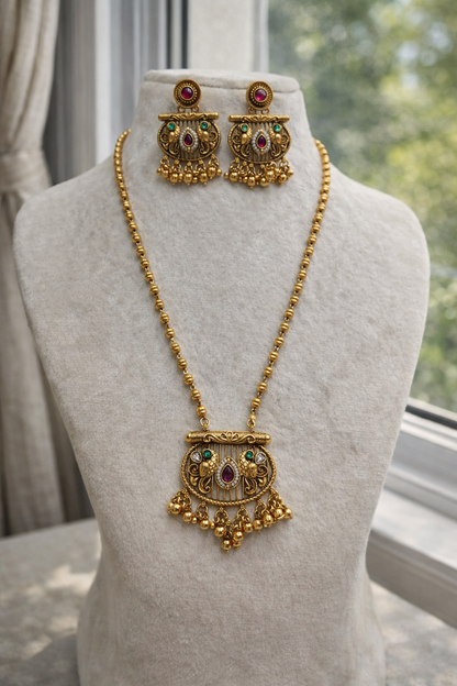 Ethnic Indian Heritage Style Pendant Set
