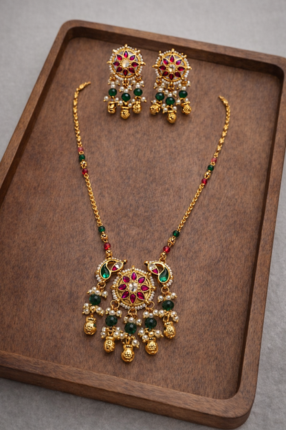 Gold Tone Uncut Polki Finish Pendent Set-G351800
