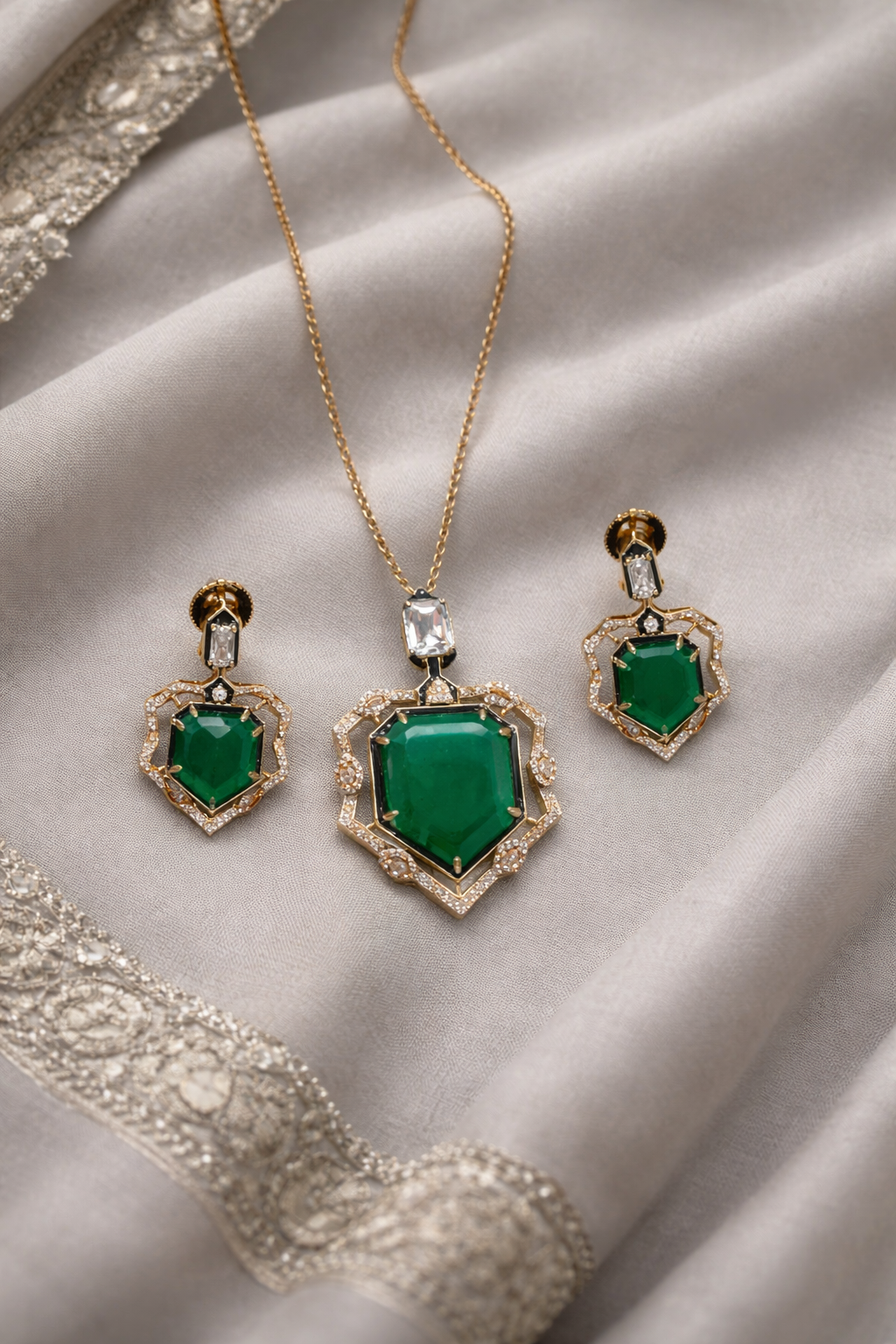 Vintage Inspired Green Gemstone Pendant set-G752600
