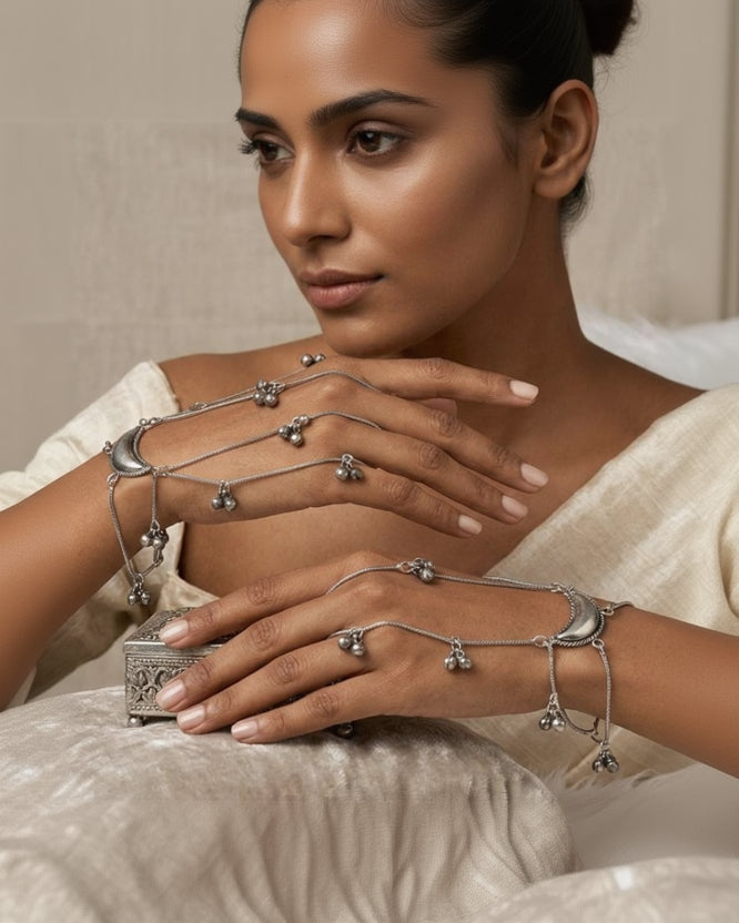 Oxidised Moon Haath Phool/Hand Harness(Pair)-G351300