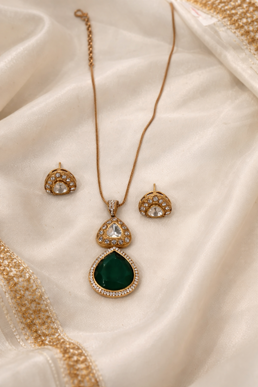 Zehra Emerald Drop Polki Necklace Set