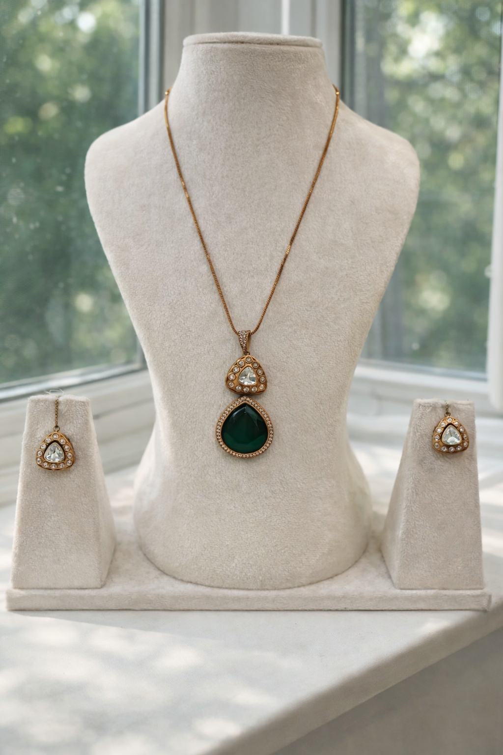 Zehra Emerald Drop Polki Necklace Set