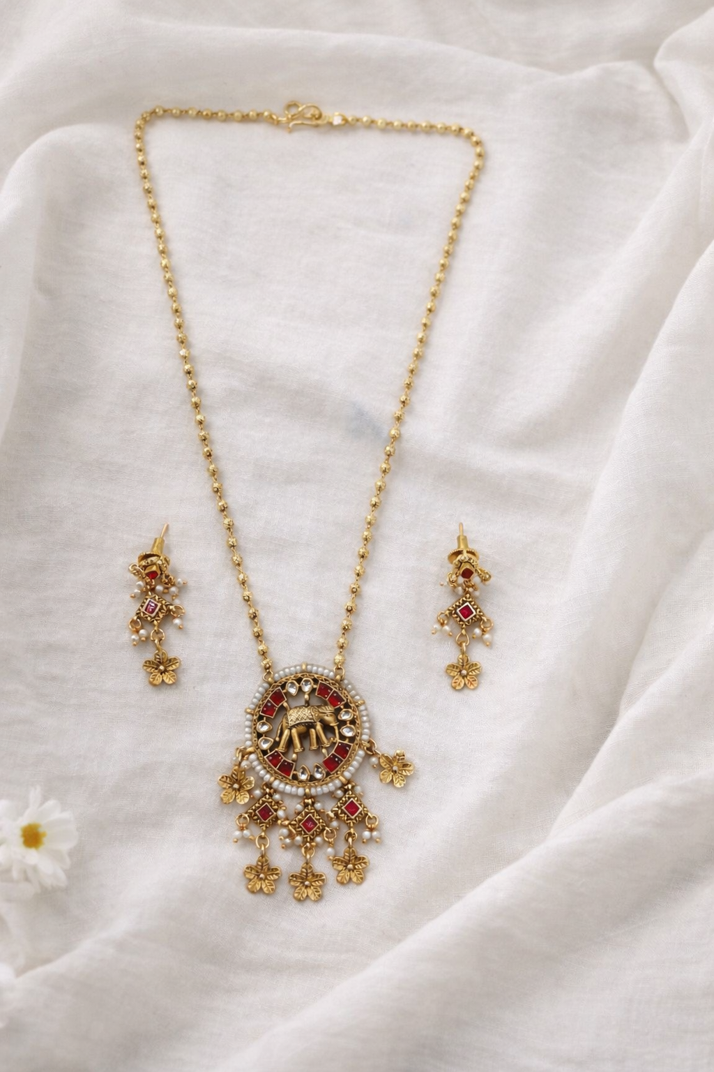 Heritage Elephant Motif Gold-Toned Pendant Set-G352000