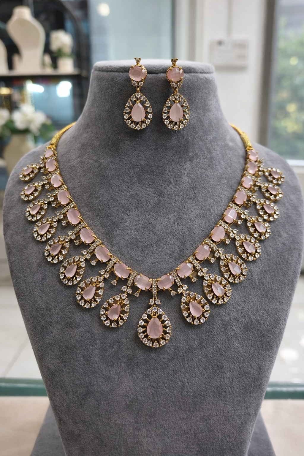 Victorian Pink chocker Necklace Set