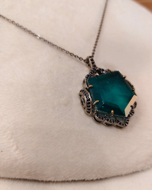 Dark Emrald Pendant Set-G752100