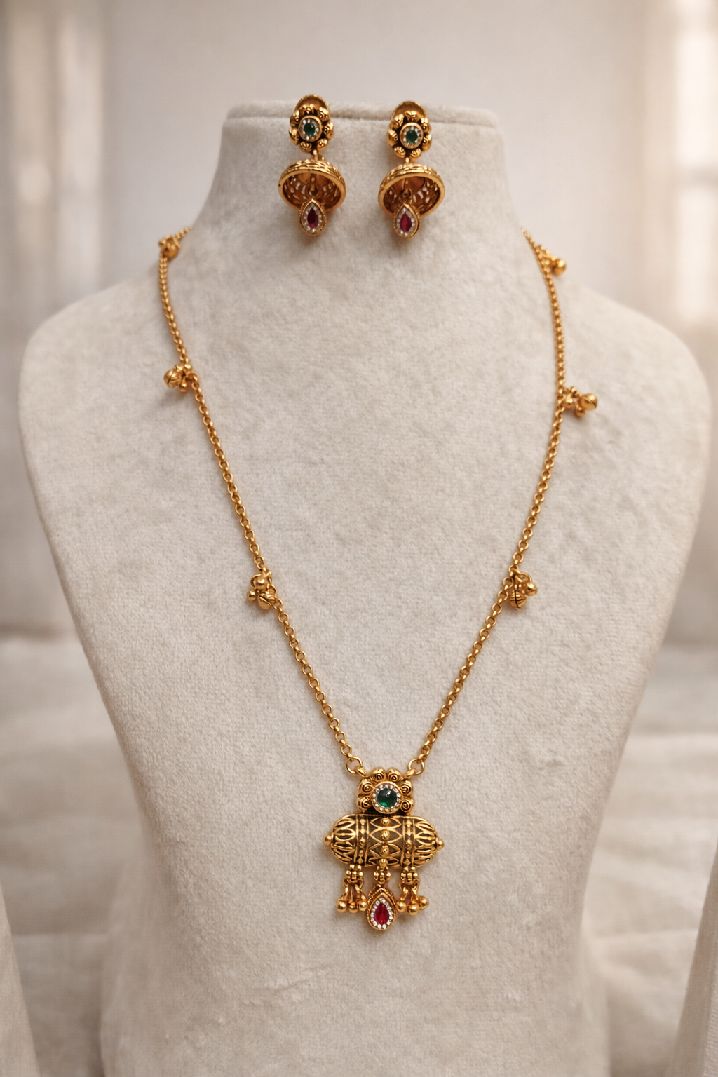 Antique Gold Plated Pendant Set-G351300