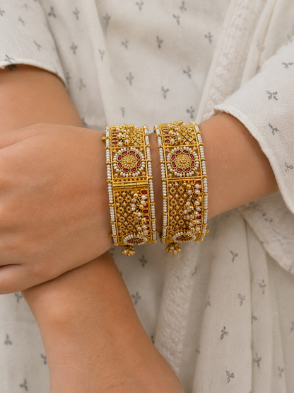 Pachhi Kundan Jadau Bangles(Set of 2)-G7511800