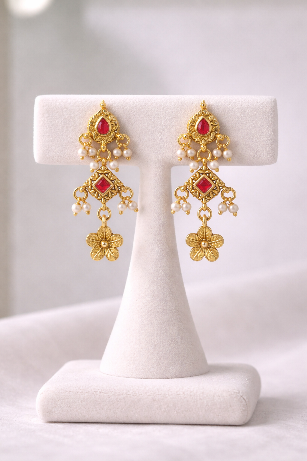 Heritage Elephant Motif Gold-Toned Pendant Set-G352000
