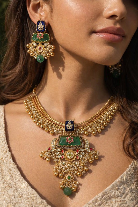 Gold Antique Emerald and Polki Studded Necklace Set-G3512600