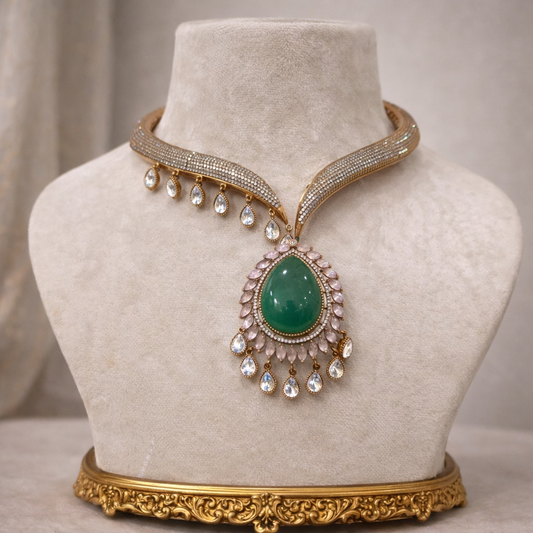 Diomonds Haasli necklace set