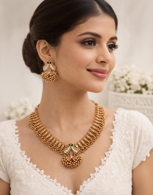 Elegant Gold Finish Flower Design Antique Necklace Set-G354400