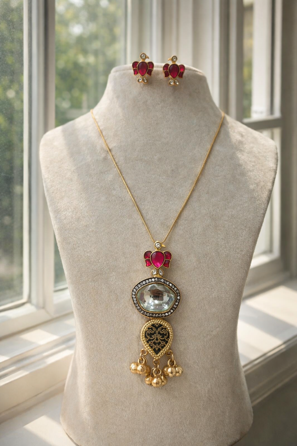 Pachi Kundan Pendant Chain with Matching Studs-G352500