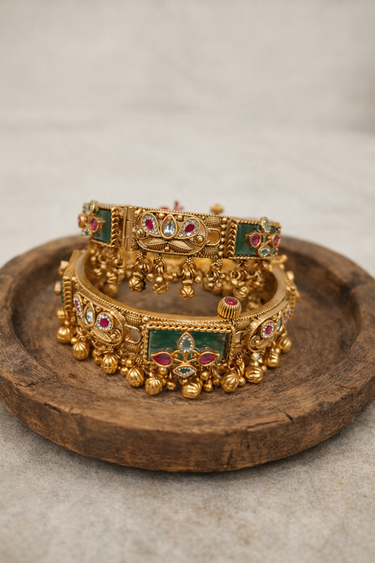 Antique Heritage Emerald Kada Bangles(Set of 2)