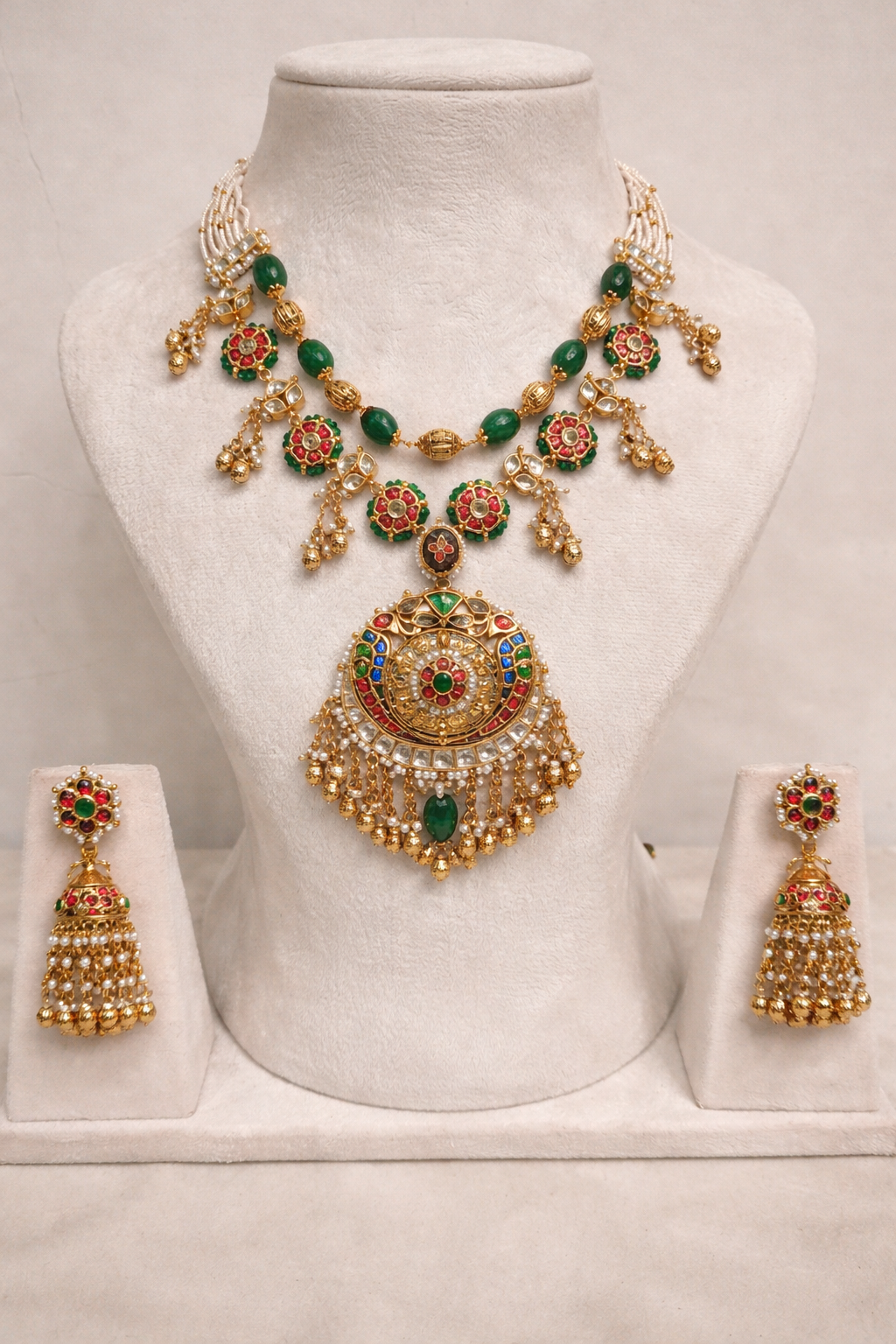 Two Line Broad Pendant Pachhi Kundan Necklace