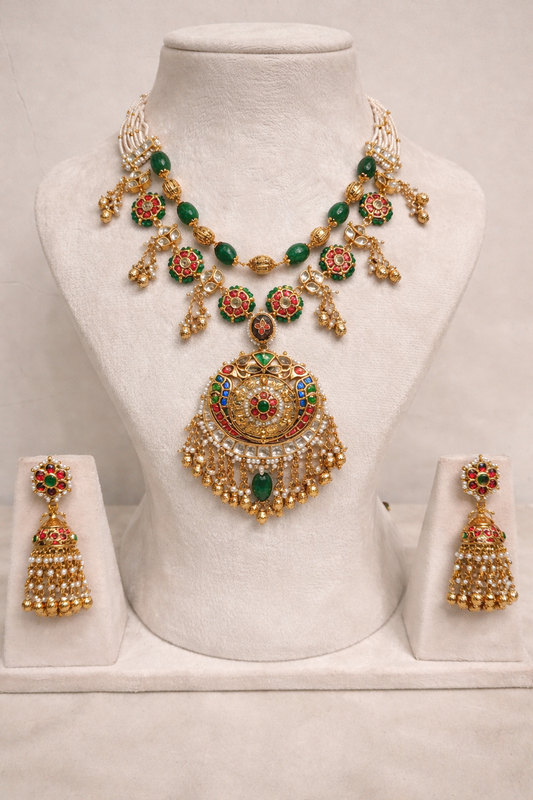 Two Line Broad Pendant Pachhi Kundan Necklace