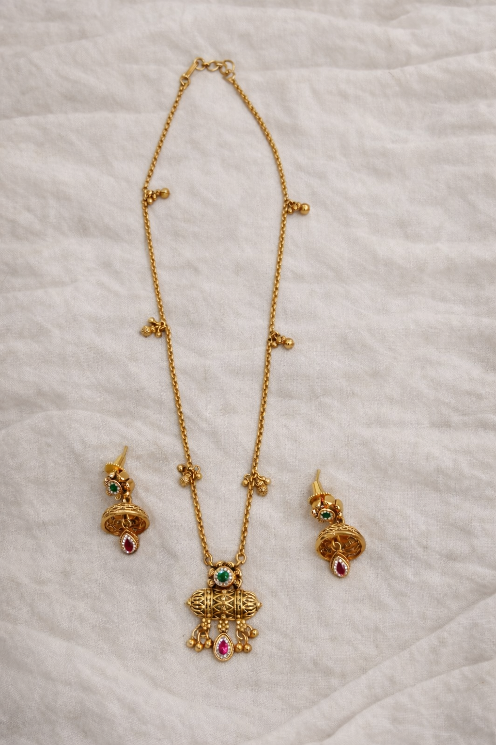 Antique Gold Plated Pendant Set-G351300