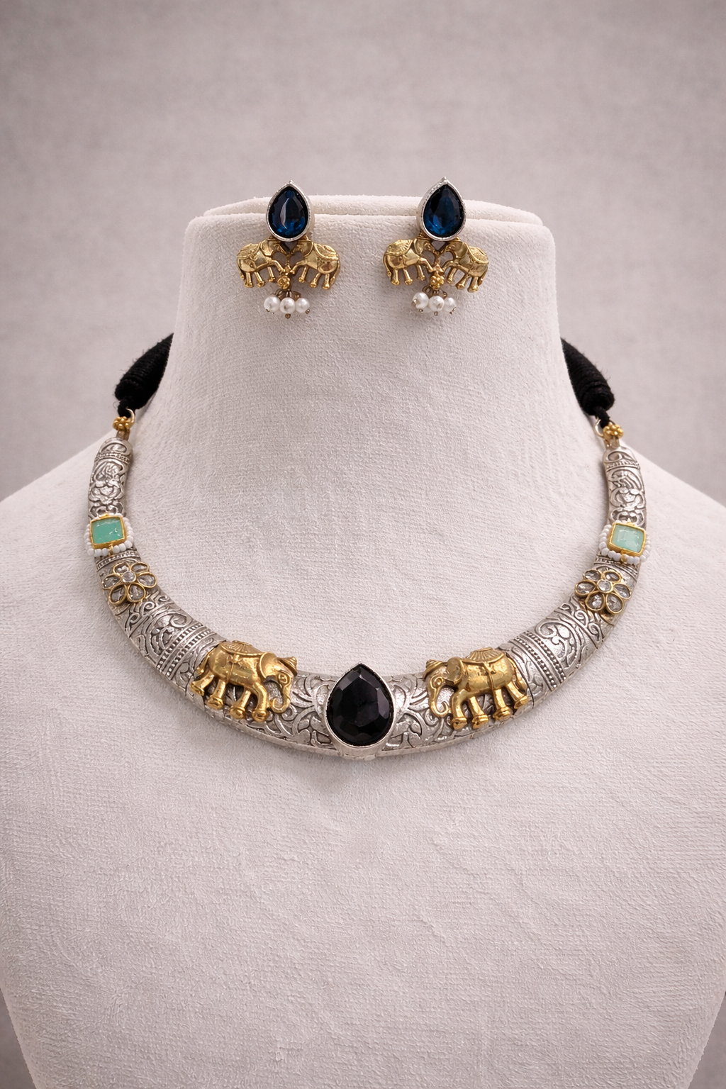 Oxidised Silver Dual-Tone Antique Haasil Necklace Set-G351500